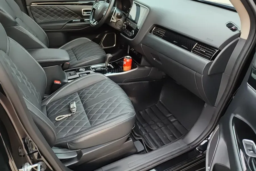 2021 Mitsubishi Outlander 2.4L 192HP L4 CVT,autocango,china used car exporter,china ev exporter,chinese used car exporter,chinese used ev exporter