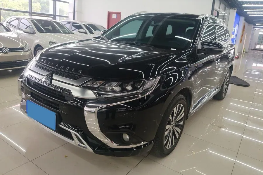 2021 Mitsubishi Outlander 2.4L 192HP L4 CVT,autocango,china used car exporter,china ev exporter,chinese used car exporter,chinese used ev exporter