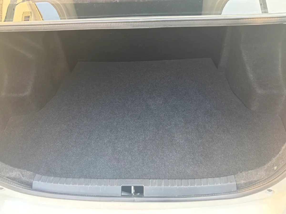 2017 Toyota Yaris L 1.5L 107HP L4 5MT,autocango,china used car exporter,china ev exporter,chinese used car exporter,chinese used ev exporter