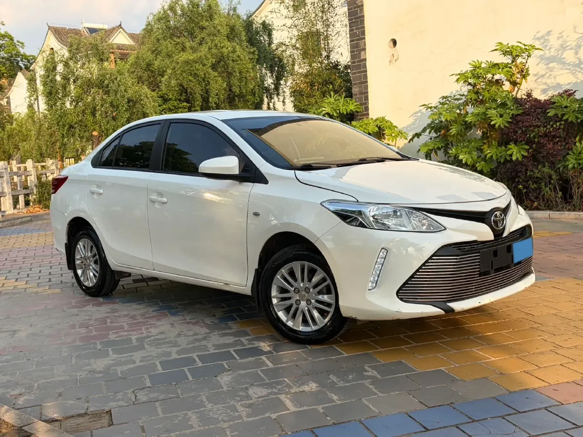 2017 Toyota Yaris L 1.5L 107HP L4 5MT,autocango,china used car exporter,china ev exporter,chinese used car exporter,chinese used ev exporter