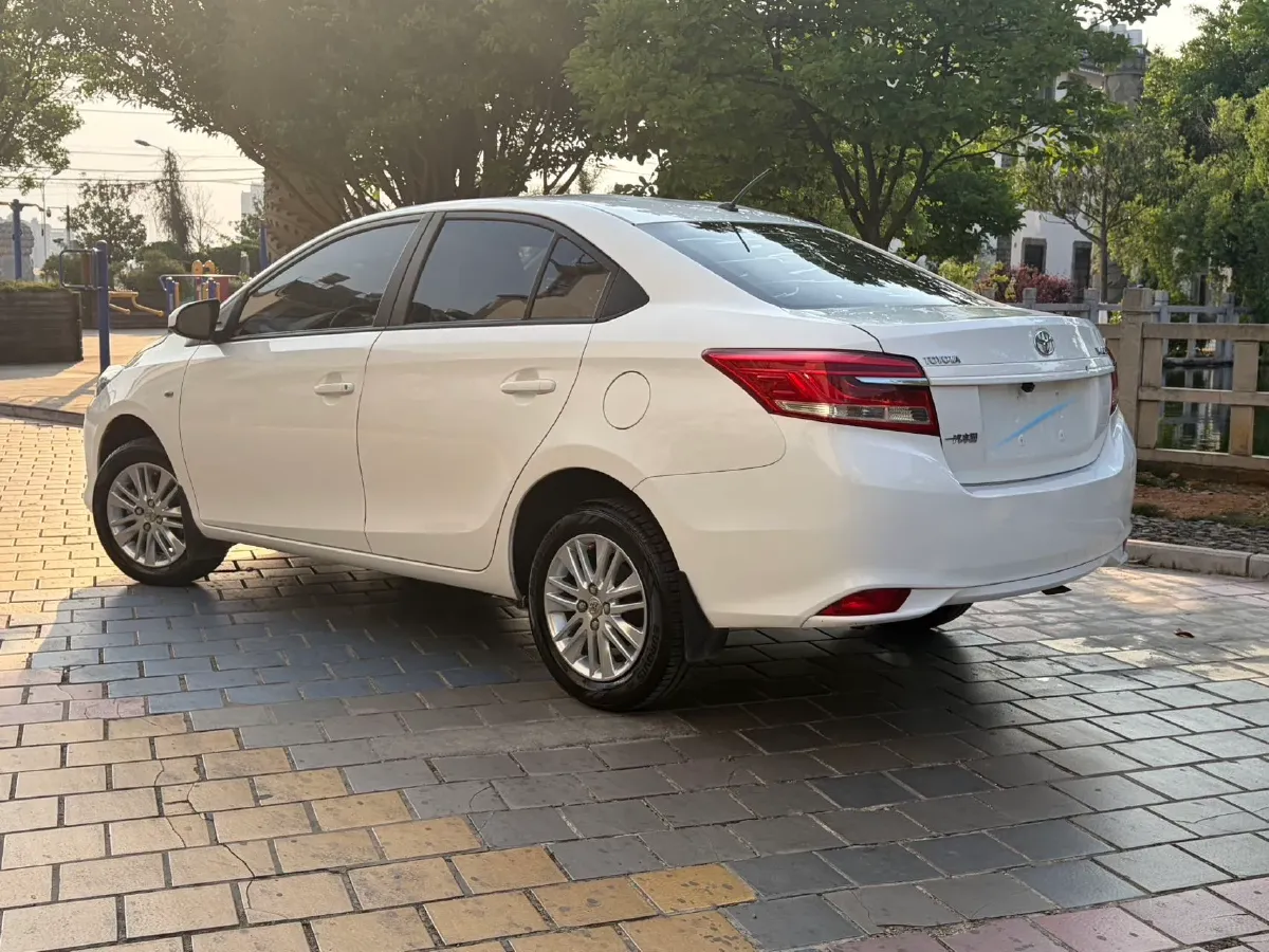 2017 Toyota Yaris L 1.5L 107HP L4 5MT,autocango,china used car exporter,china ev exporter,chinese used car exporter,chinese used ev exporter