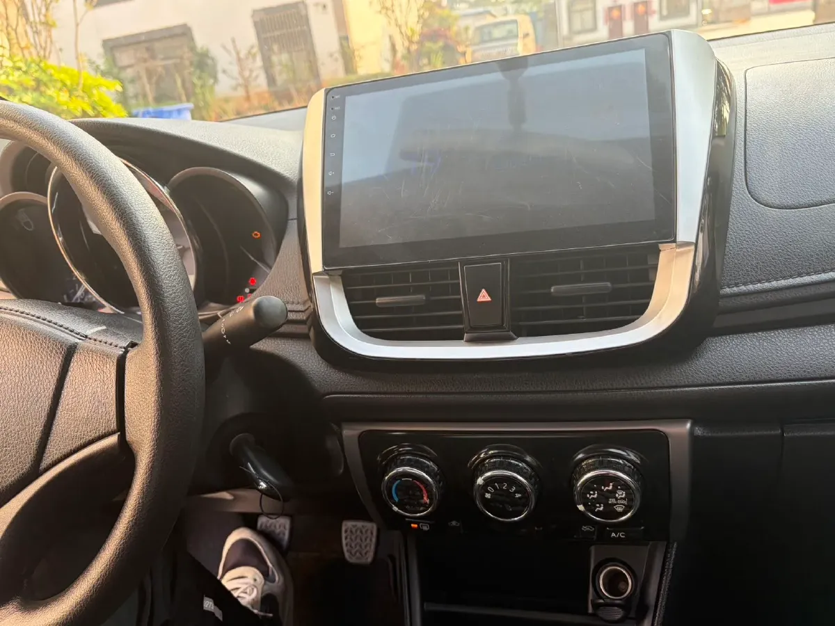 2017 Toyota Yaris L 1.5L 107HP L4 5MT,autocango,china used car exporter,china ev exporter,chinese used car exporter,chinese used ev exporter