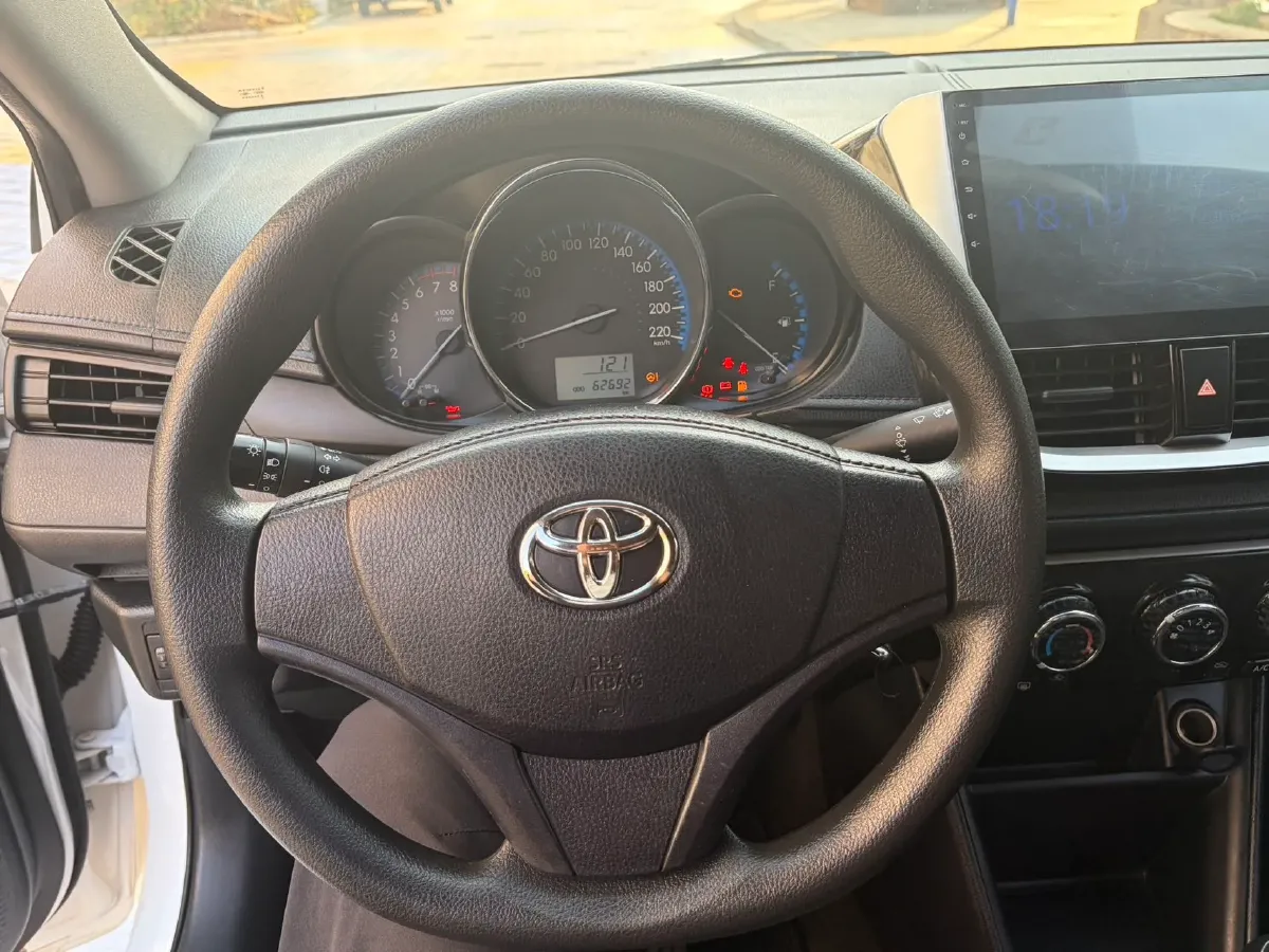 2017 Toyota Yaris L 1.5L 107HP L4 5MT,autocango,china used car exporter,china ev exporter,chinese used car exporter,chinese used ev exporter