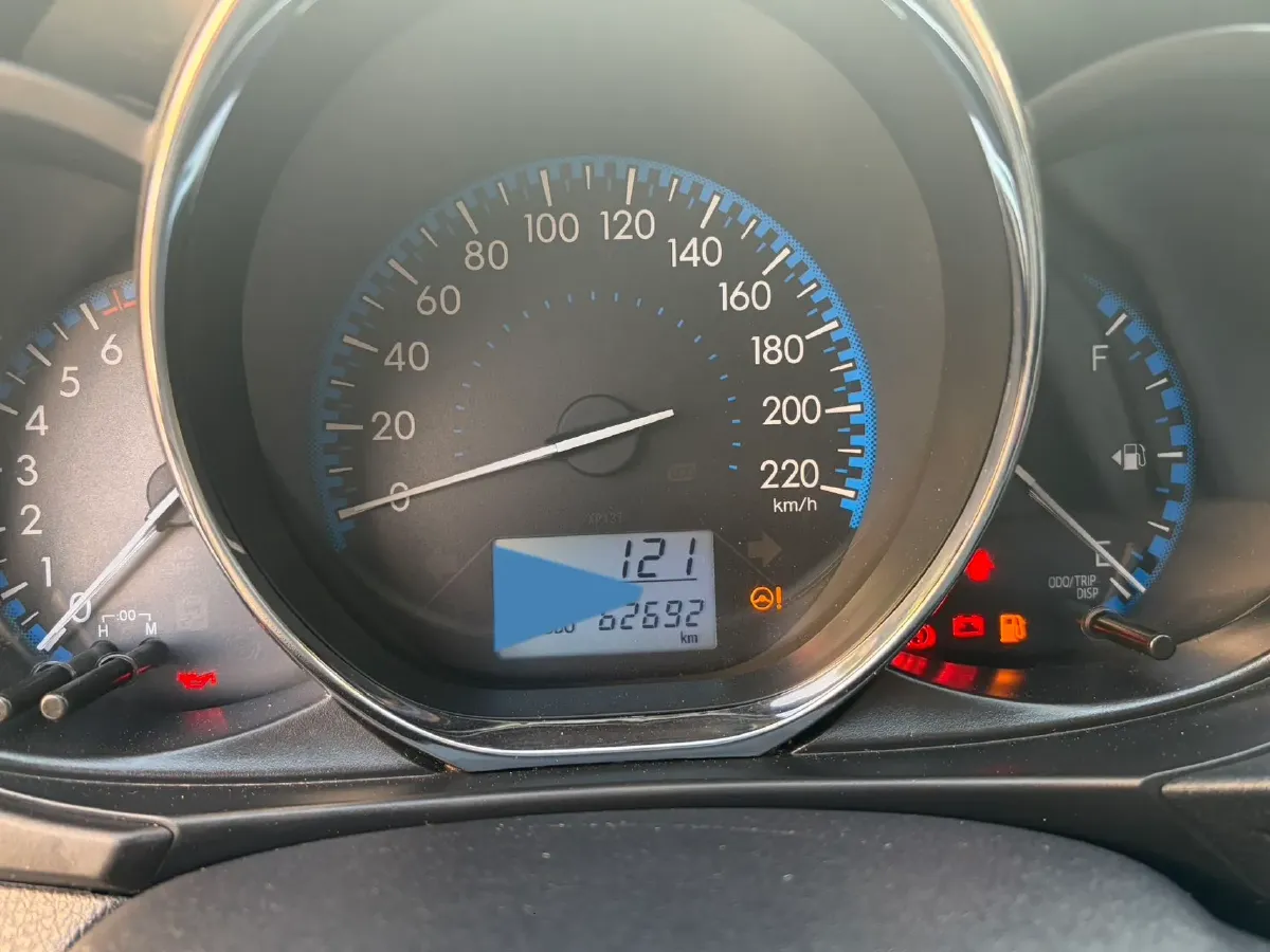 2017 Toyota Yaris L 1.5L 107HP L4 5MT,autocango,china used car exporter,china ev exporter,chinese used car exporter,chinese used ev exporter