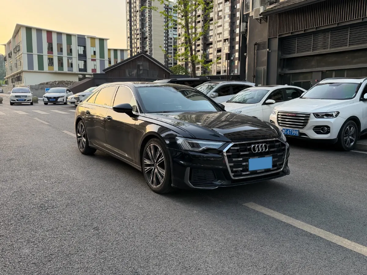 2022 Audi A6L 2.0T 224HP L4 7DCT,autocango,china used car exporter,china ev exporter,chinese used car exporter,chinese used ev exporter
