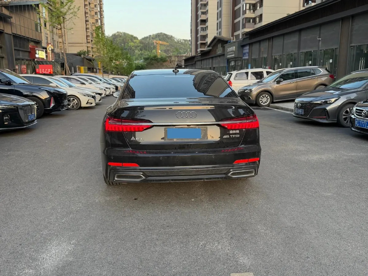 2022 Audi A6L 2.0T 224HP L4 7DCT,autocango,china used car exporter,china ev exporter,chinese used car exporter,chinese used ev exporter