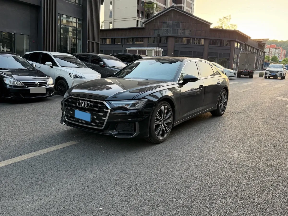 2022 Audi A6L 2.0T 224HP L4 7DCT,autocango,china used car exporter,china ev exporter,chinese used car exporter,chinese used ev exporter