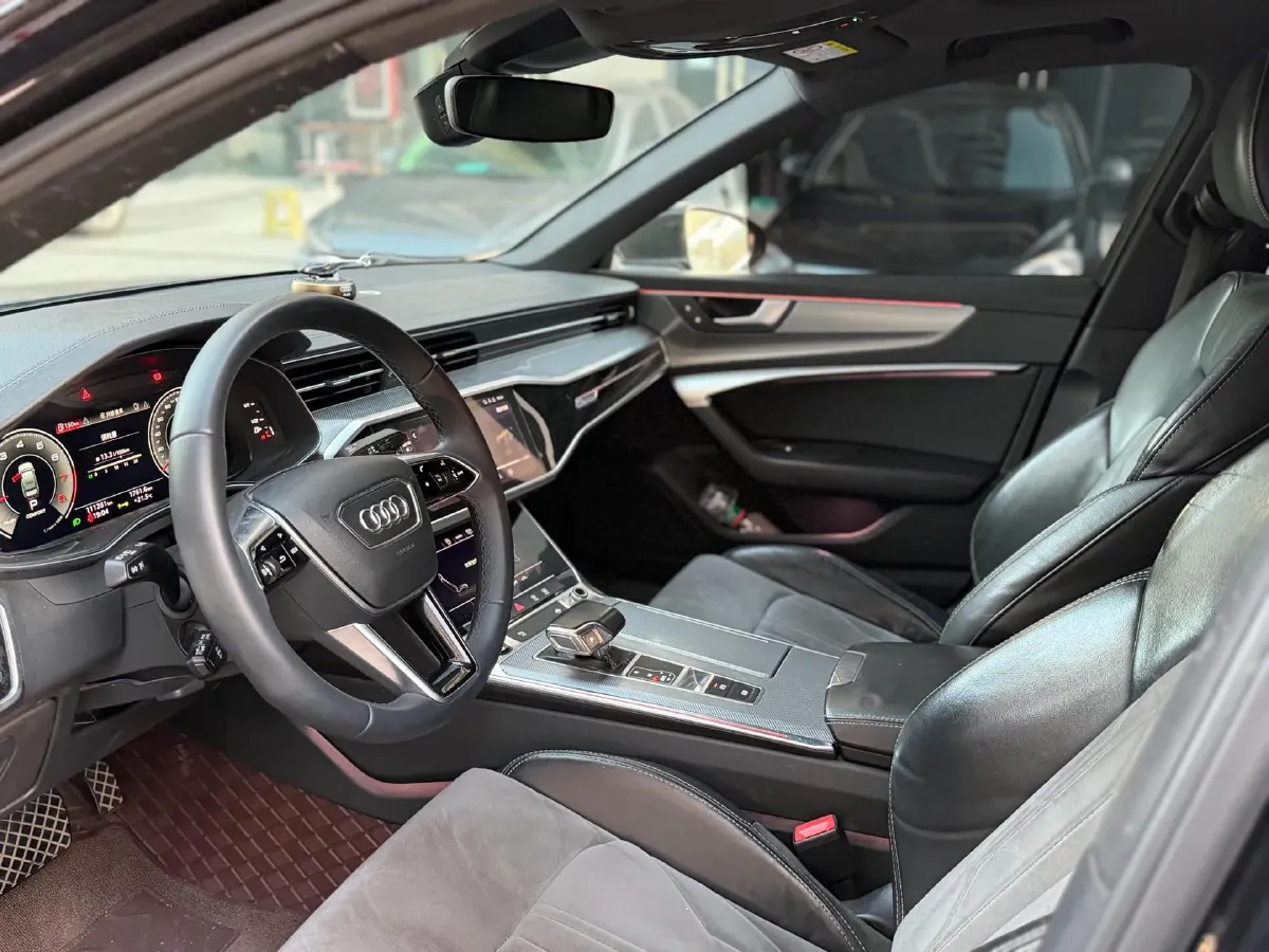 2022 Audi A6L 2.0T 224HP L4 7DCT,autocango,china used car exporter,china ev exporter,chinese used car exporter,chinese used ev exporter