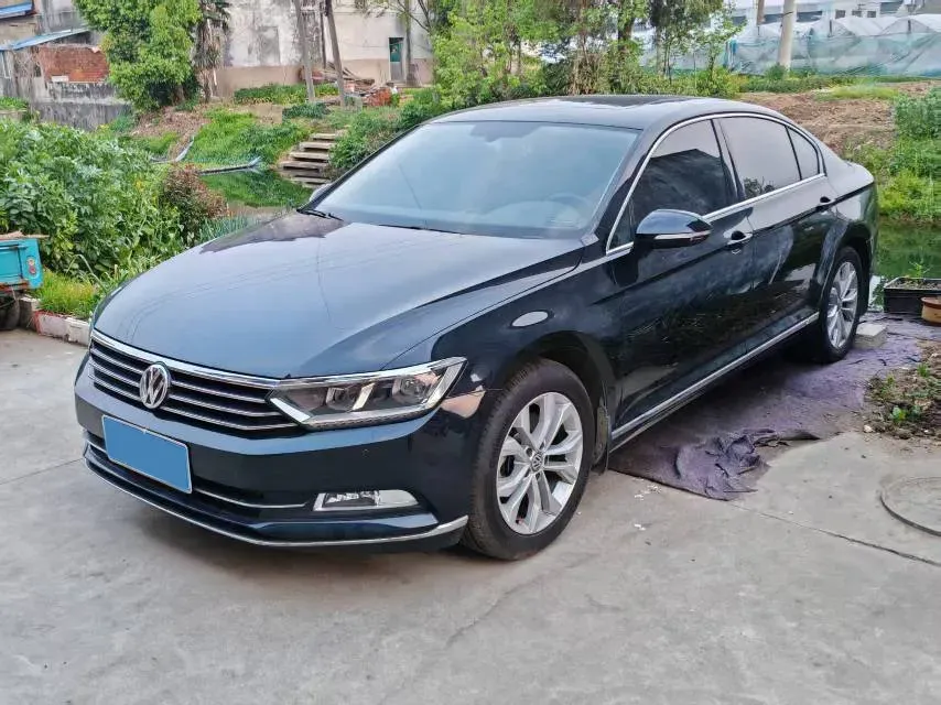 2018 Volkswagen Magotan 1.8T 180HP L4 7DCT,autocango,china used car exporter,china ev exporter,chinese used car exporter,chinese used ev exporter
