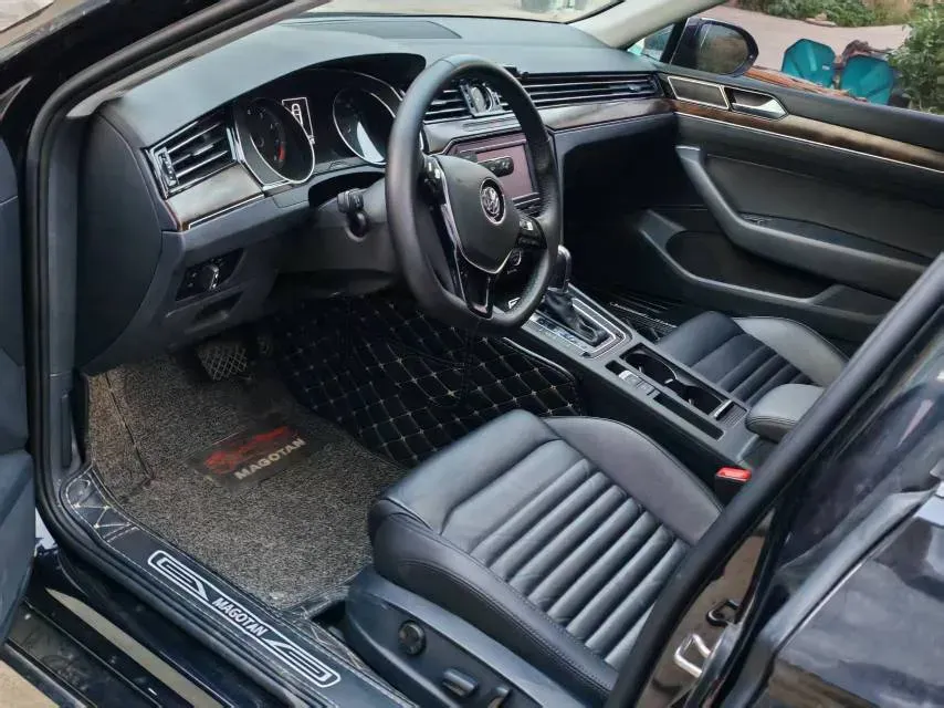 2018 Volkswagen Magotan 1.8T 180HP L4 7DCT,autocango,china used car exporter,china ev exporter,chinese used car exporter,chinese used ev exporter