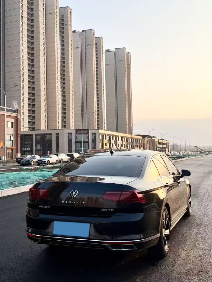 2023 Volkswagen Magotan 2.0T 186HP L4 7DCT,autocango,china used car exporter,china ev exporter,chinese used car exporter,chinese used ev exporter