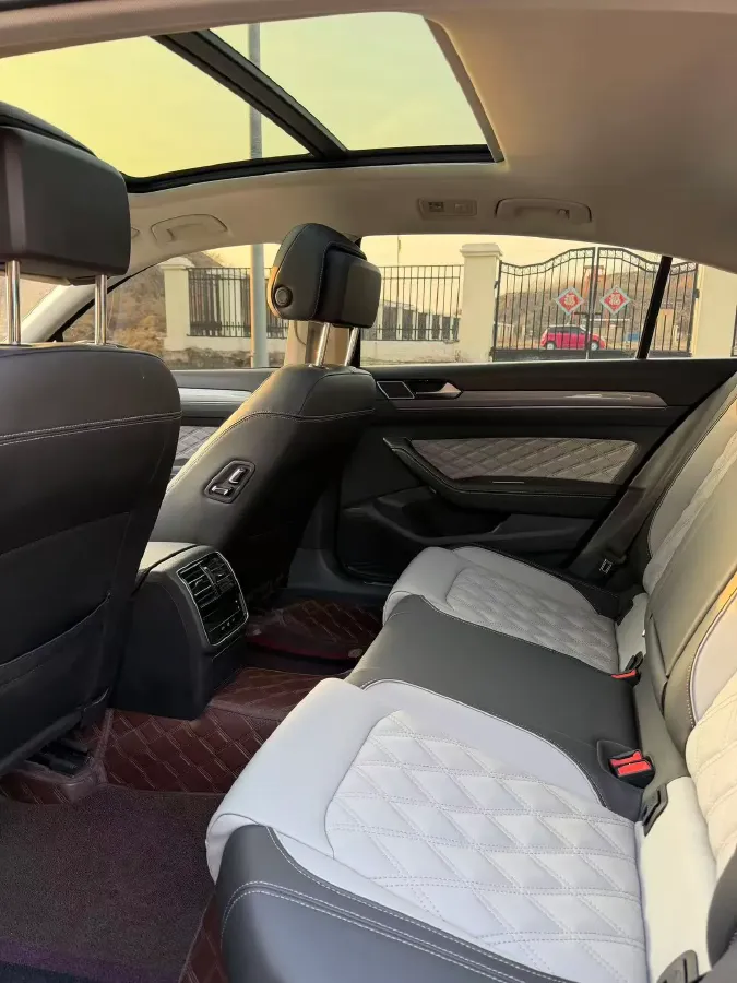 2023 Volkswagen Magotan 2.0T 186HP L4 7DCT,autocango,china used car exporter,china ev exporter,chinese used car exporter,chinese used ev exporter