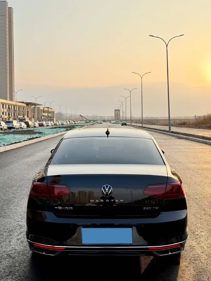 2023 Volkswagen Magotan 2.0T 186HP L4 7DCT,autocango,china used car exporter,china ev exporter,chinese used car exporter,chinese used ev exporter