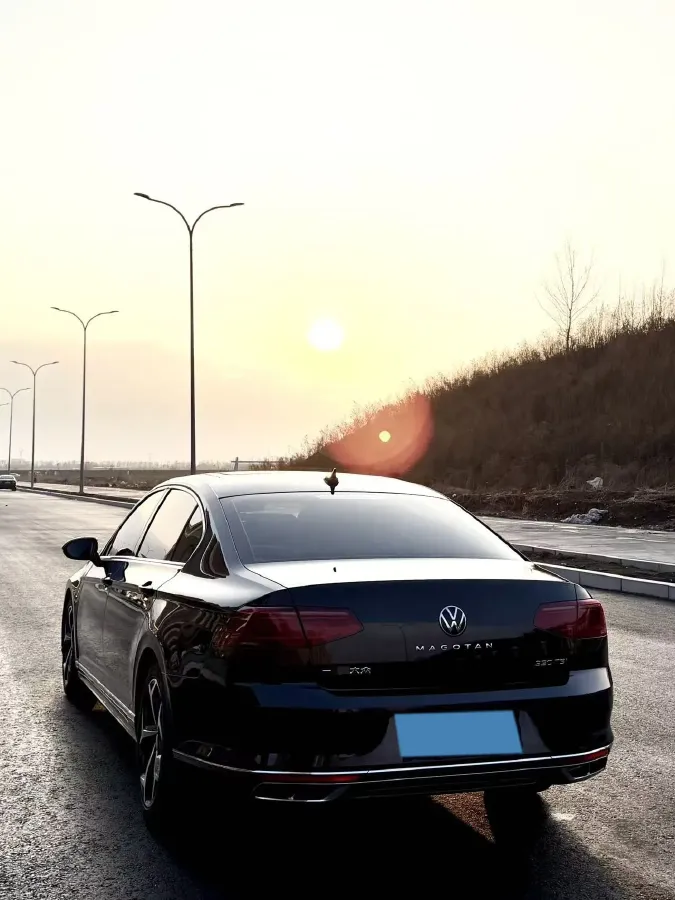 2023 Volkswagen Magotan 2.0T 186HP L4 7DCT,autocango,china used car exporter,china ev exporter,chinese used car exporter,chinese used ev exporter