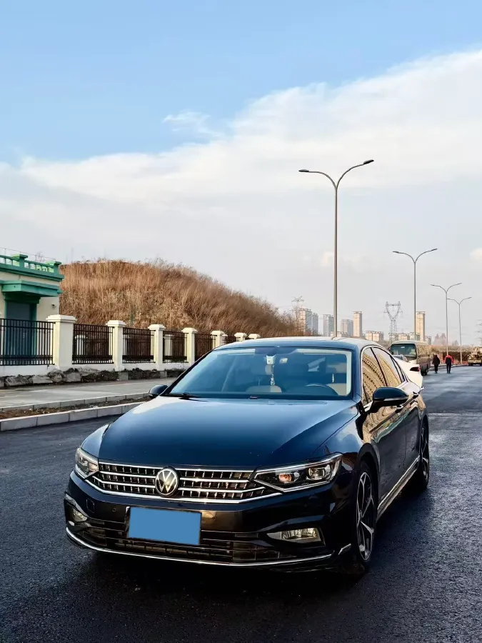 2023 Volkswagen Magotan 2.0T 186HP L4 7DCT,autocango,china used car exporter,china ev exporter,chinese used car exporter,chinese used ev exporter