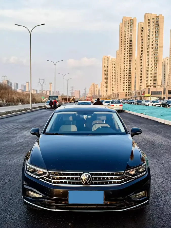 2023 Volkswagen Magotan 2.0T 186HP L4 7DCT,autocango,china used car exporter,china ev exporter,chinese used car exporter,chinese used ev exporter
