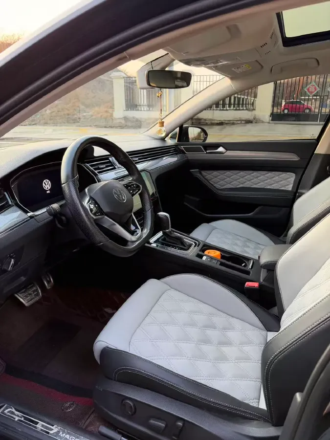 2023 Volkswagen Magotan 2.0T 186HP L4 7DCT,autocango,china used car exporter,china ev exporter,chinese used car exporter,chinese used ev exporter