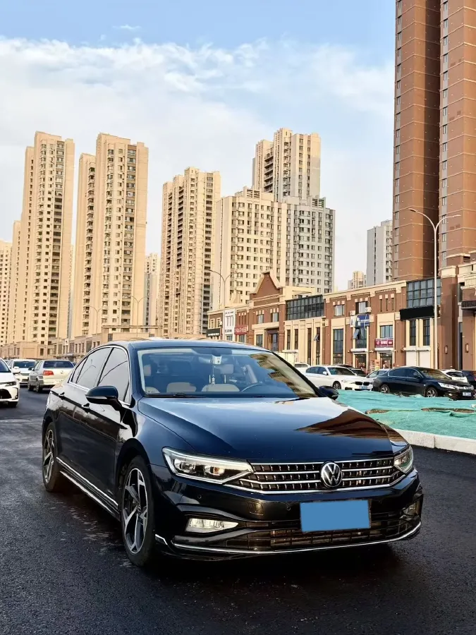 2023 Volkswagen Magotan 2.0T 186HP L4 7DCT,autocango,china used car exporter,china ev exporter,chinese used car exporter,chinese used ev exporter