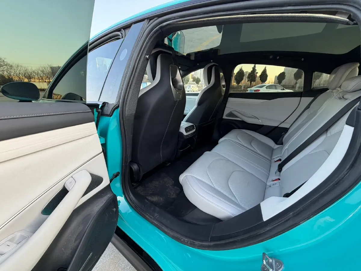 2024 MI SU7 BEV 73.6KWH,autocango,china used car exporter,china ev exporter,chinese used car exporter,chinese used ev exporter