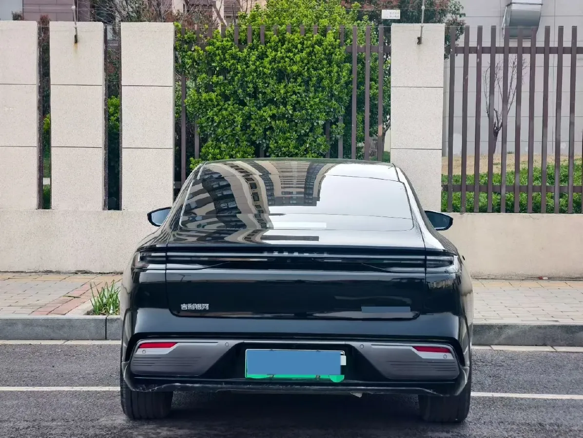 2025 Geely Galaxy Starshine 8 1.5L 112HP L4 1DHT PHEV,autocango,china used car exporter,china ev exporter,chinese used car exporter,chinese used ev exporter