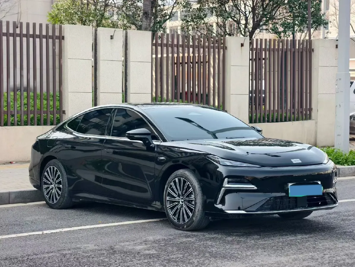 2025 Geely Galaxy Starshine 8 1.5L 112HP L4 1DHT PHEV,autocango,china used car exporter,china ev exporter,chinese used car exporter,chinese used ev exporter