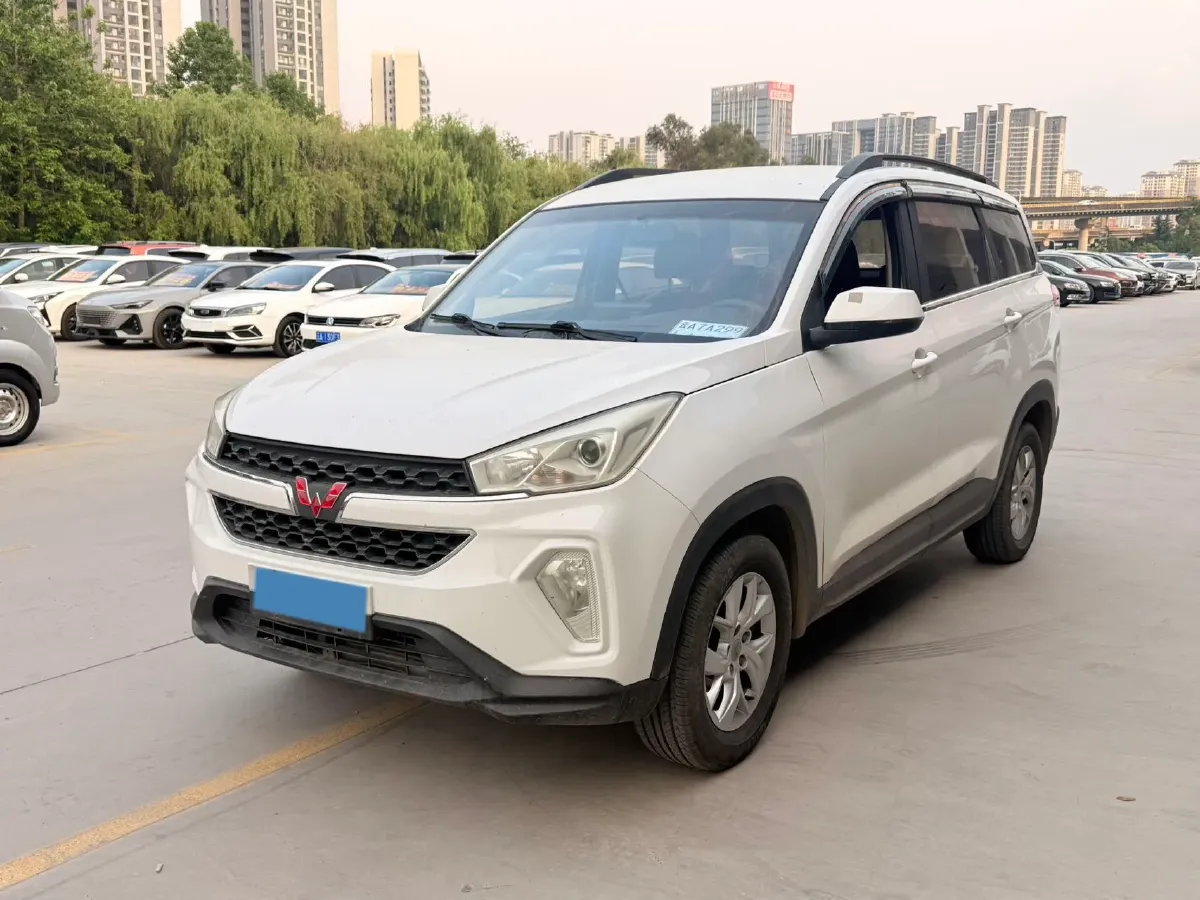 2018 WuLing HongGuang S3 1.5L 112HP L4 6MT,autocango,china used car exporter,china ev exporter,chinese used car exporter,chinese used ev exporter