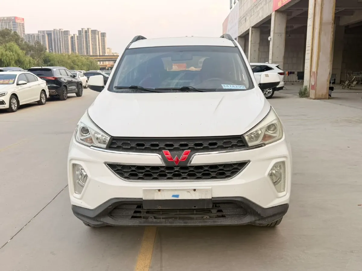 2018 WuLing HongGuang S3 1.5L 112HP L4 6MT,autocango,china used car exporter,china ev exporter,chinese used car exporter,chinese used ev exporter