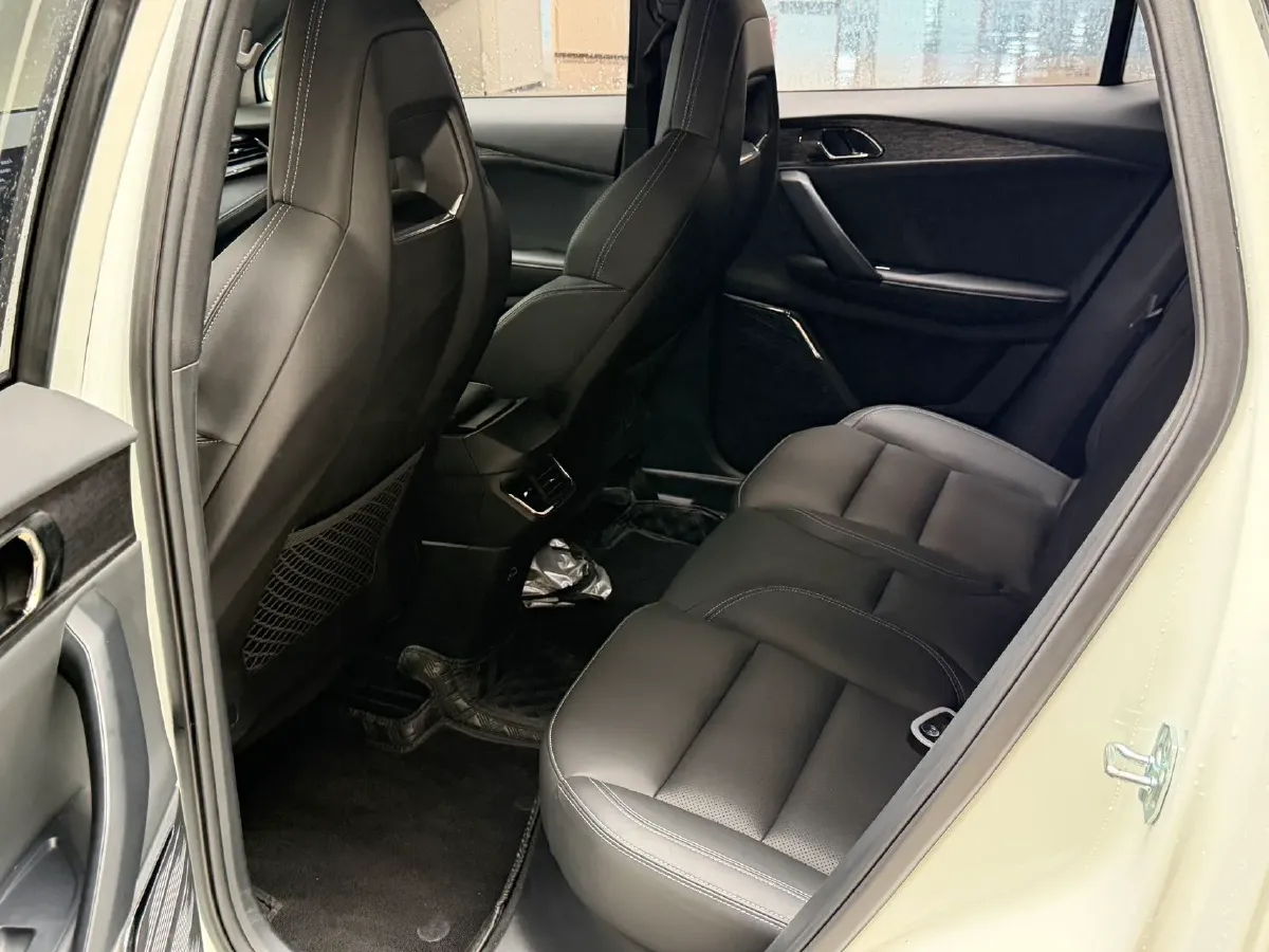 2023 LYNK&CO 06 1.5T 181HP L4 7DCT,autocango,china used car exporter,china ev exporter,chinese used car exporter,chinese used ev exporter