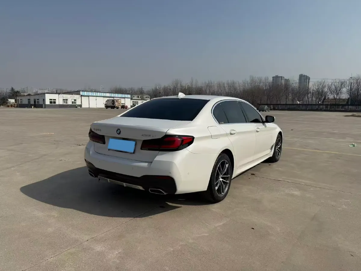 2022 BMW 5 Series 2.0T 184HP L4 8AT,autocango,china used car exporter,china ev exporter,chinese used car exporter,chinese used ev exporter