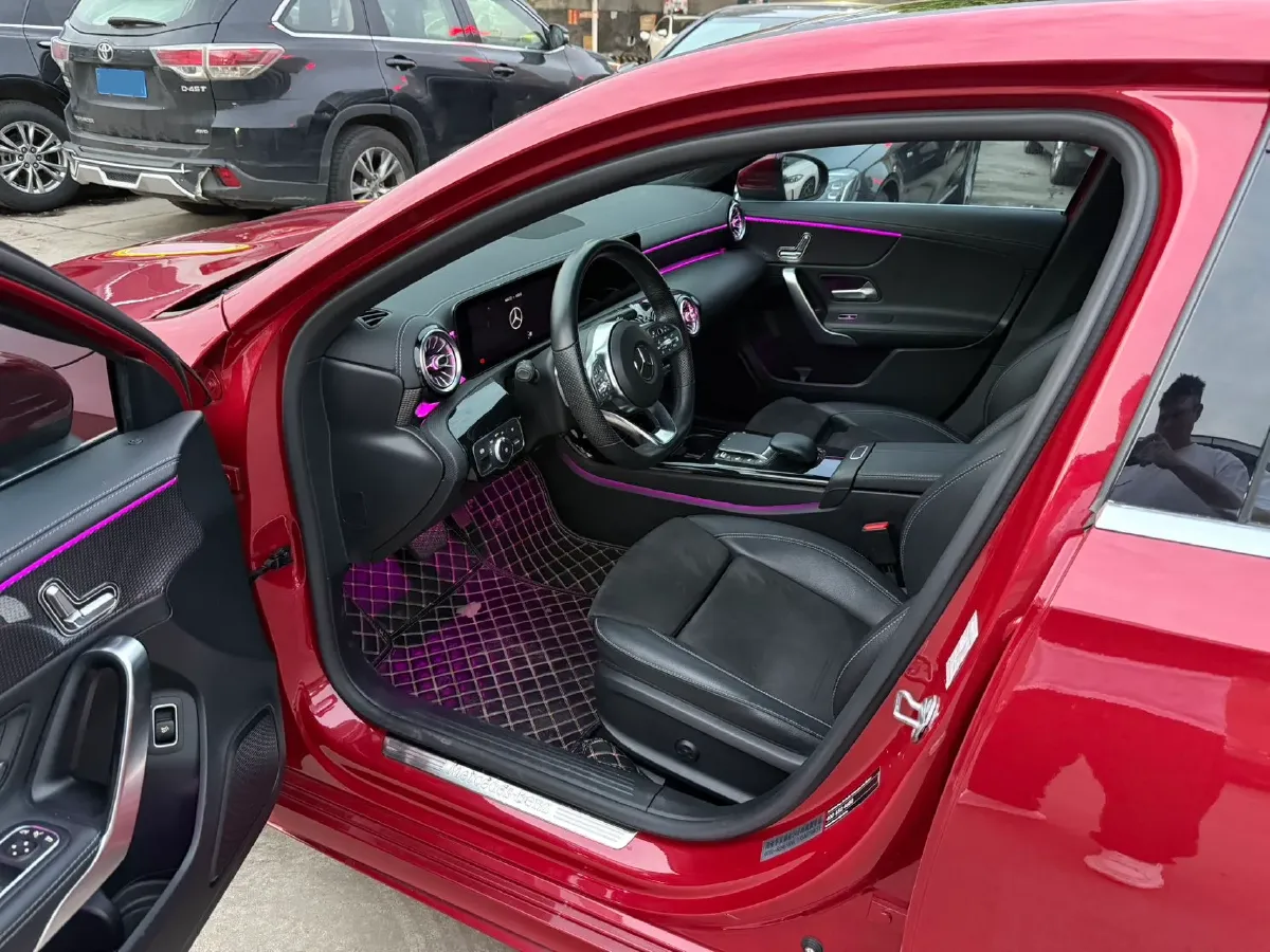 2020 Mercedes-Benz A Class 1.3T 163HP L4 7DCT,autocango,china used car exporter,china ev exporter,chinese used car exporter,chinese used ev exporter