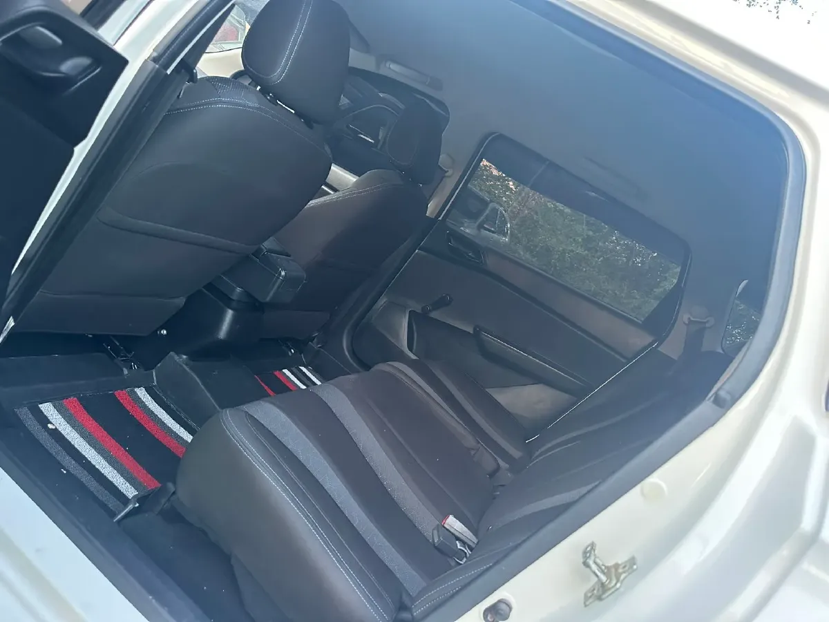 2017 BaoJun 310W 1.2L 82HP L4 6MT,autocango,china used car exporter,china ev exporter,chinese used car exporter,chinese used ev exporter