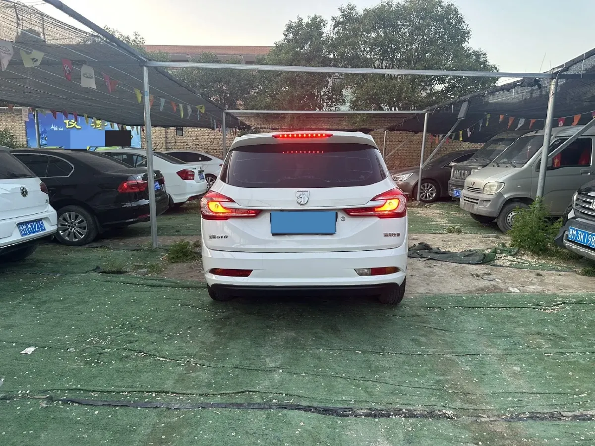 2017 BaoJun 310W 1.2L 82HP L4 6MT,autocango,china used car exporter,china ev exporter,chinese used car exporter,chinese used ev exporter