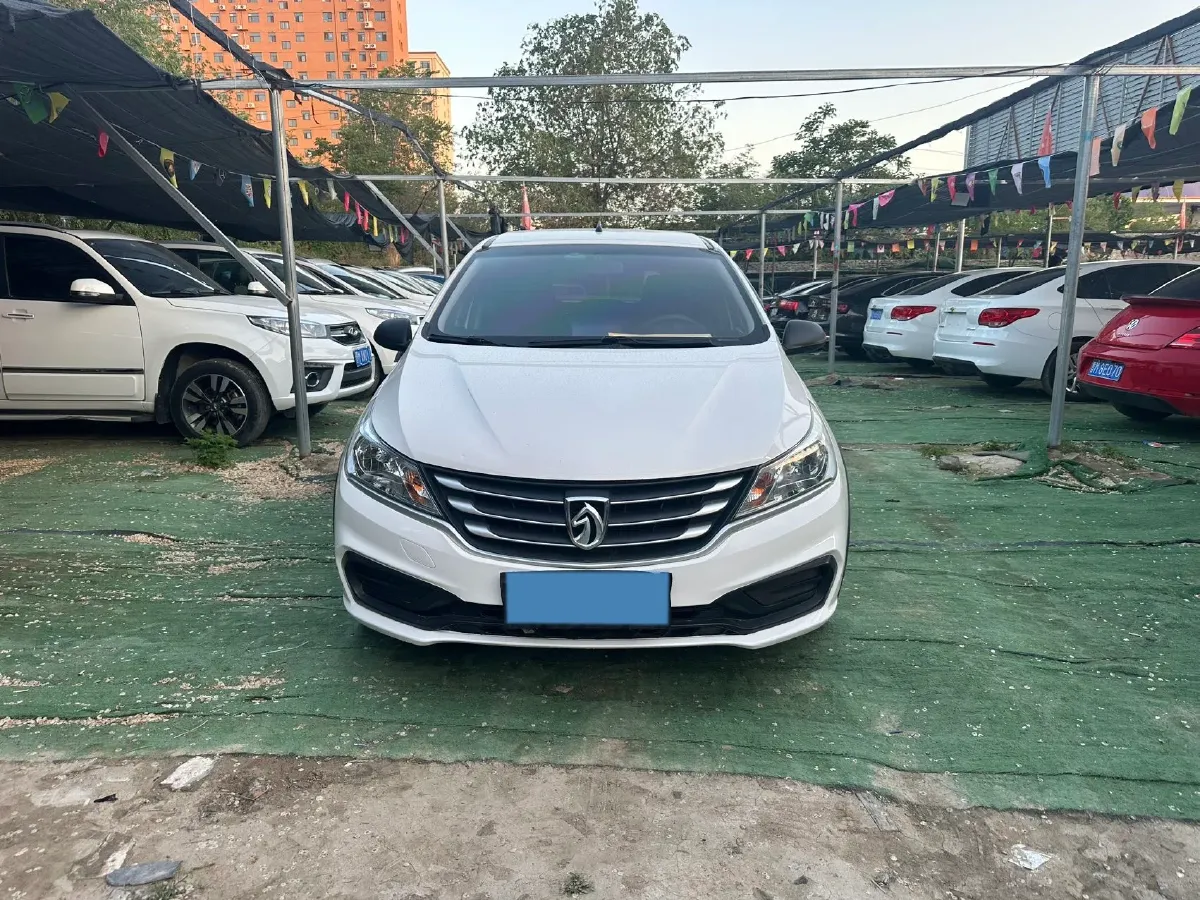 2017 BaoJun 310W 1.2L 82HP L4 6MT,autocango,china used car exporter,china ev exporter,chinese used car exporter,chinese used ev exporter