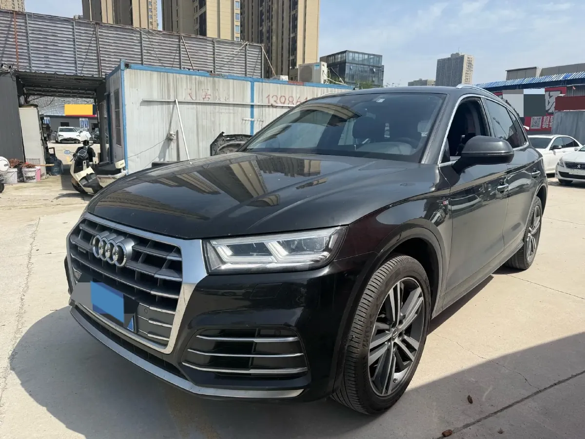 2020 Audi Q5L 2.0T 190HP L4 7DCT,autocango,china used car exporter,china ev exporter,chinese used car exporter,chinese used ev exporter