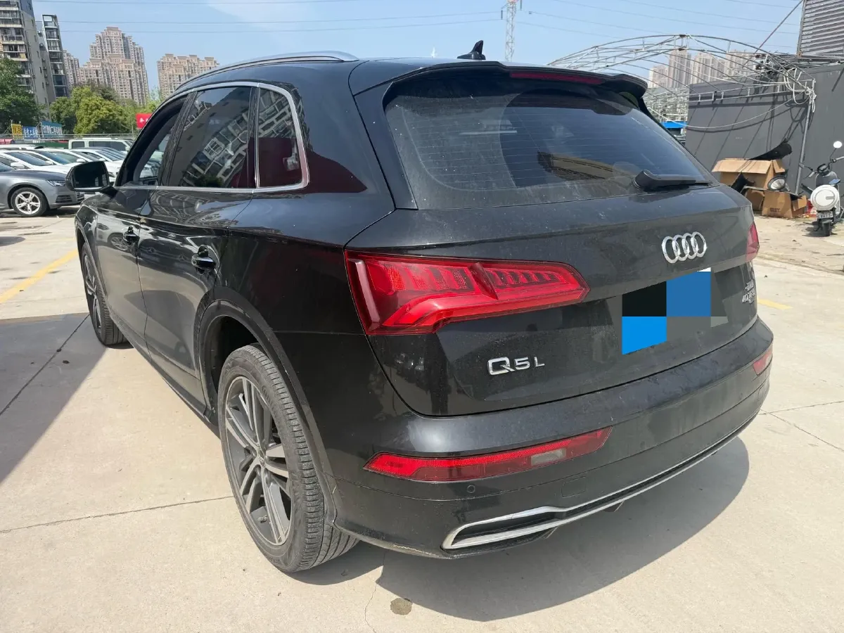 2020 Audi Q5L 2.0T 190HP L4 7DCT,autocango,china used car exporter,china ev exporter,chinese used car exporter,chinese used ev exporter