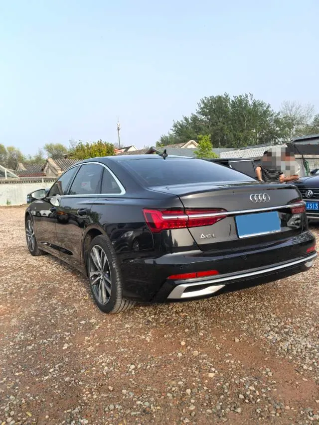 2020 Audi A6L 2.0T 190HP L4 7DCT,autocango,china used car exporter,china ev exporter,chinese used car exporter,chinese used ev exporter