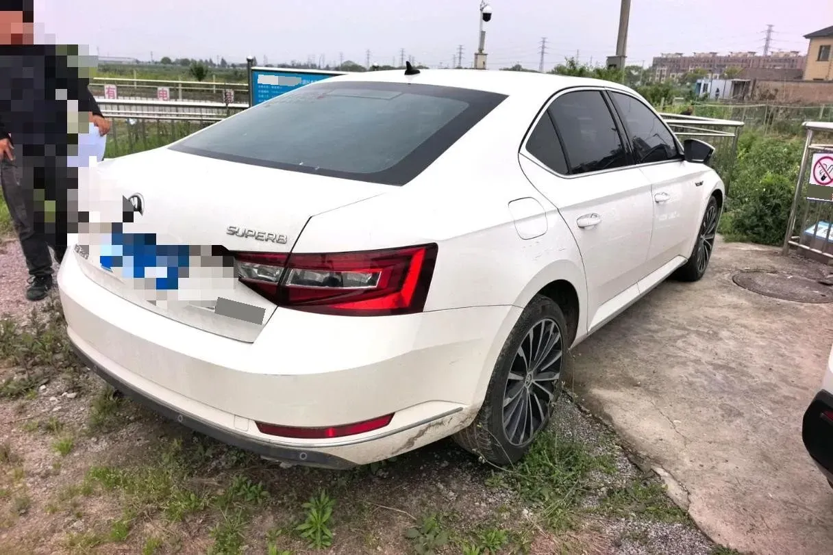 2018 Skoda Superb 1.8T 180HP L4 7DCT,autocango,china used car exporter,china ev exporter,chinese used car exporter,chinese used ev exporter