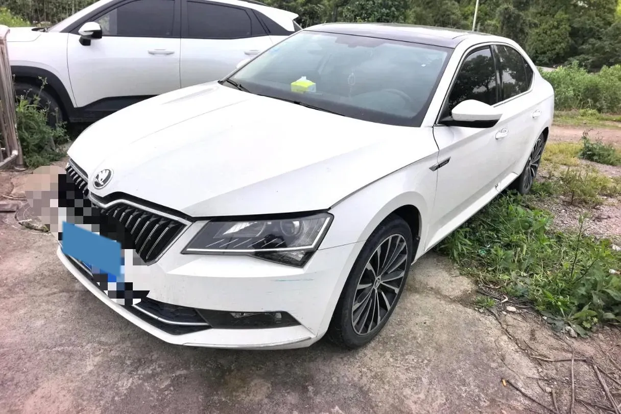 2018 Skoda Superb 1.8T 180HP L4 7DCT,autocango,china used car exporter,china ev exporter,chinese used car exporter,chinese used ev exporter