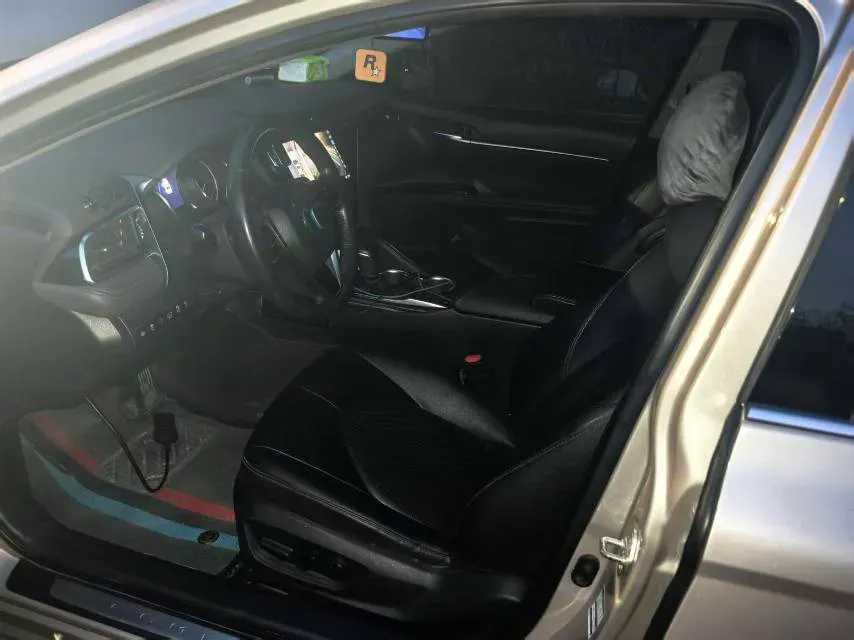 2021 Toyota Camry 2.5L 209HP L4 8AT,autocango,china used car exporter,china ev exporter,chinese used car exporter,chinese used ev exporter