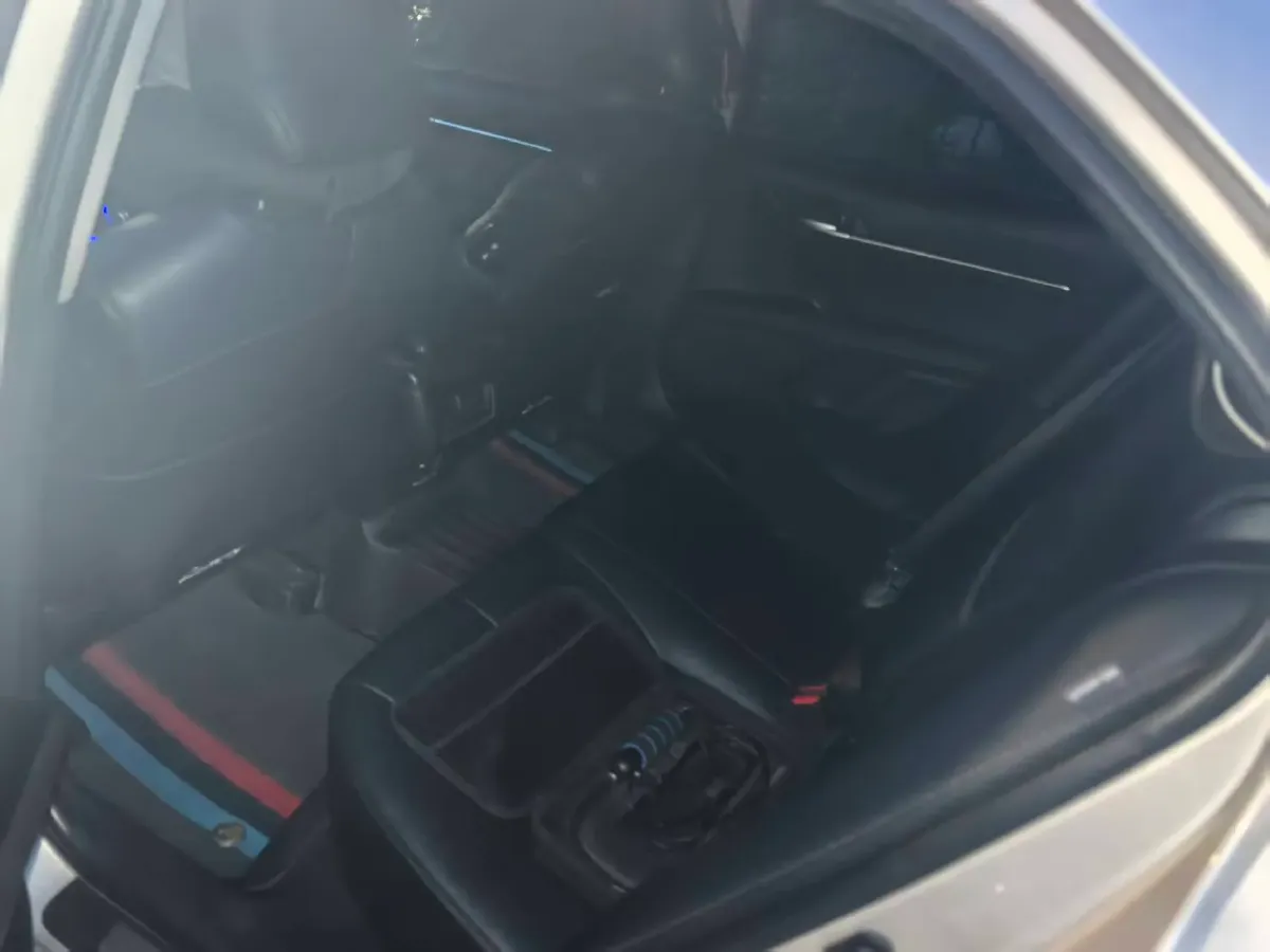 2021 Toyota Camry 2.5L 209HP L4 8AT,autocango,china used car exporter,china ev exporter,chinese used car exporter,chinese used ev exporter