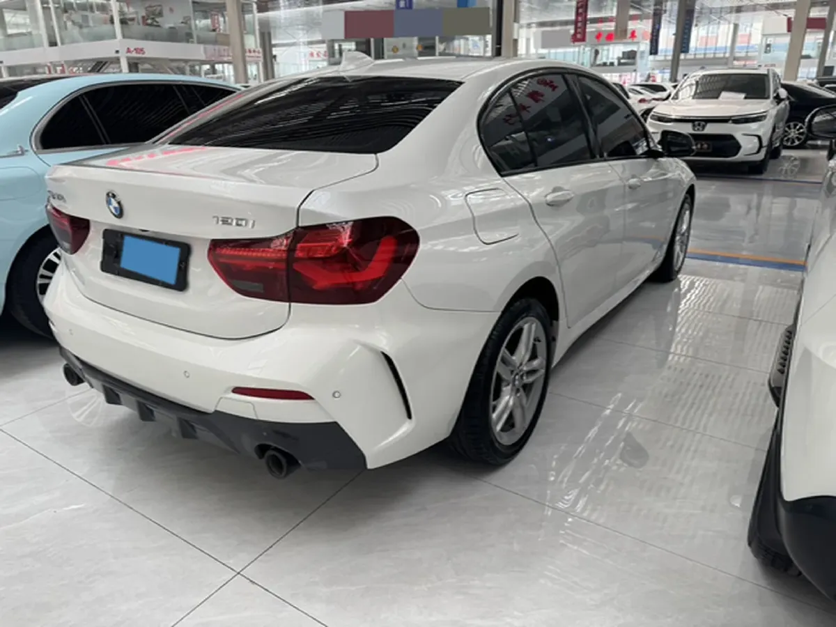 2023 BMW 1 Series 1.5T 136HP L3 7DCT,autocango,china used car exporter,china ev exporter,chinese used car exporter,chinese used ev exporter