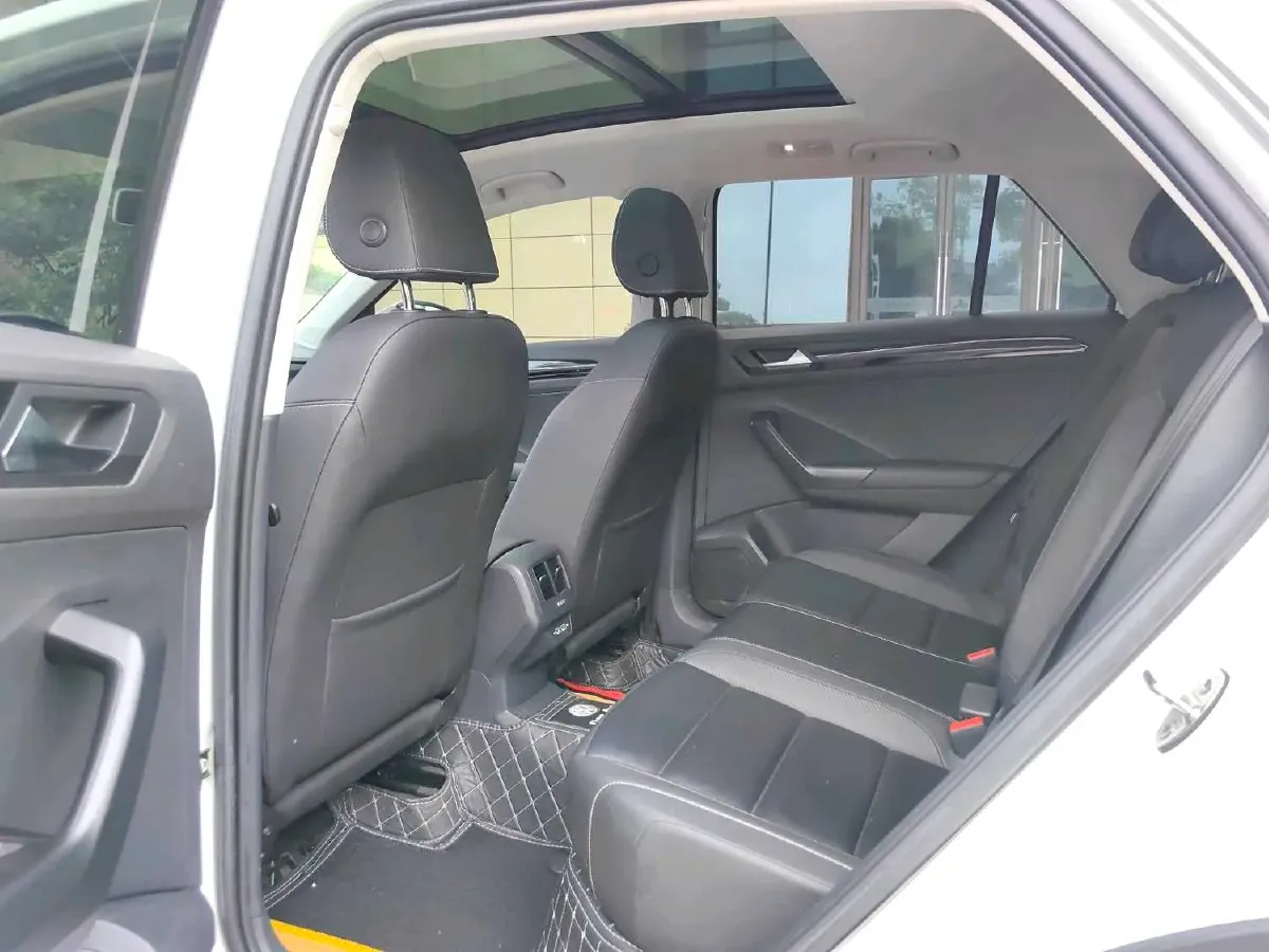 2019 Volkswagen T-Roc 1.4T 150HP L4 7DCT,autocango,china used car exporter,china ev exporter,chinese used car exporter,chinese used ev exporter