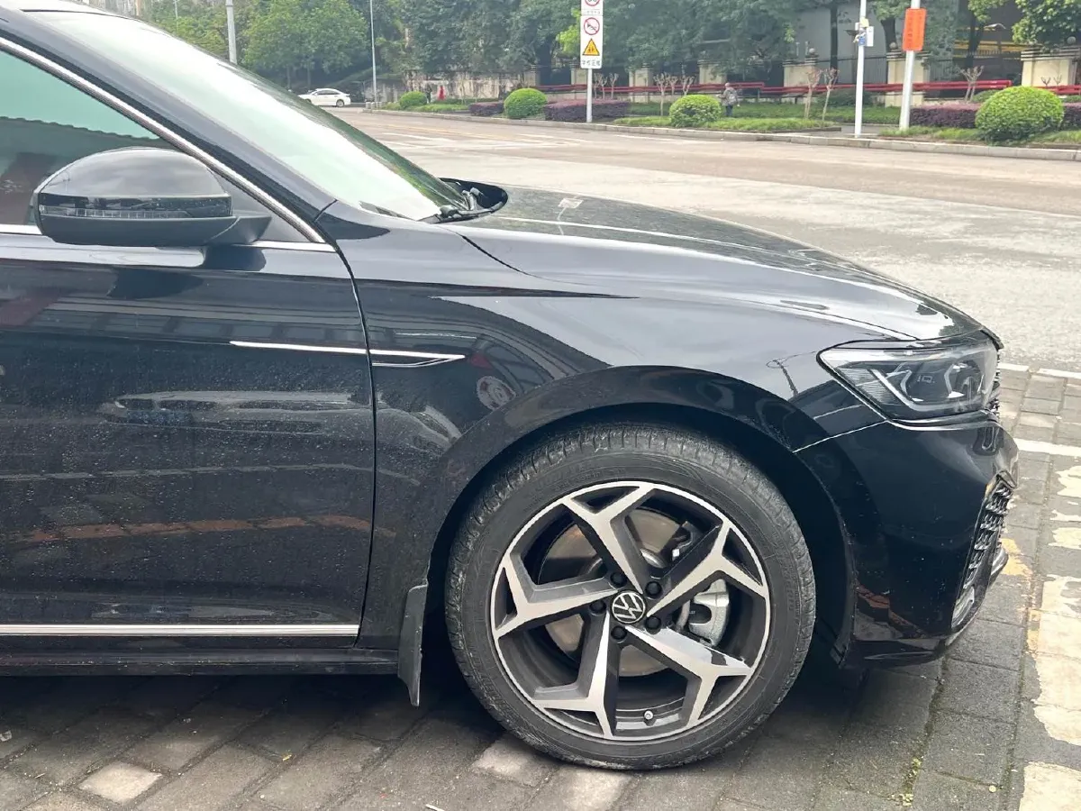 2023 Volkswagen Passat 2.0T 186HP L4 7DCT,autocango,china used car exporter,china ev exporter,chinese used car exporter,chinese used ev exporter