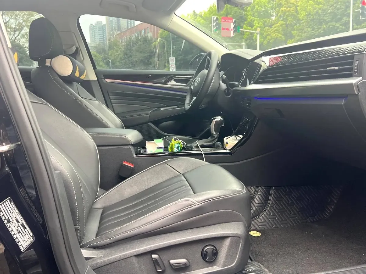 2023 Volkswagen Passat 2.0T 186HP L4 7DCT,autocango,china used car exporter,china ev exporter,chinese used car exporter,chinese used ev exporter