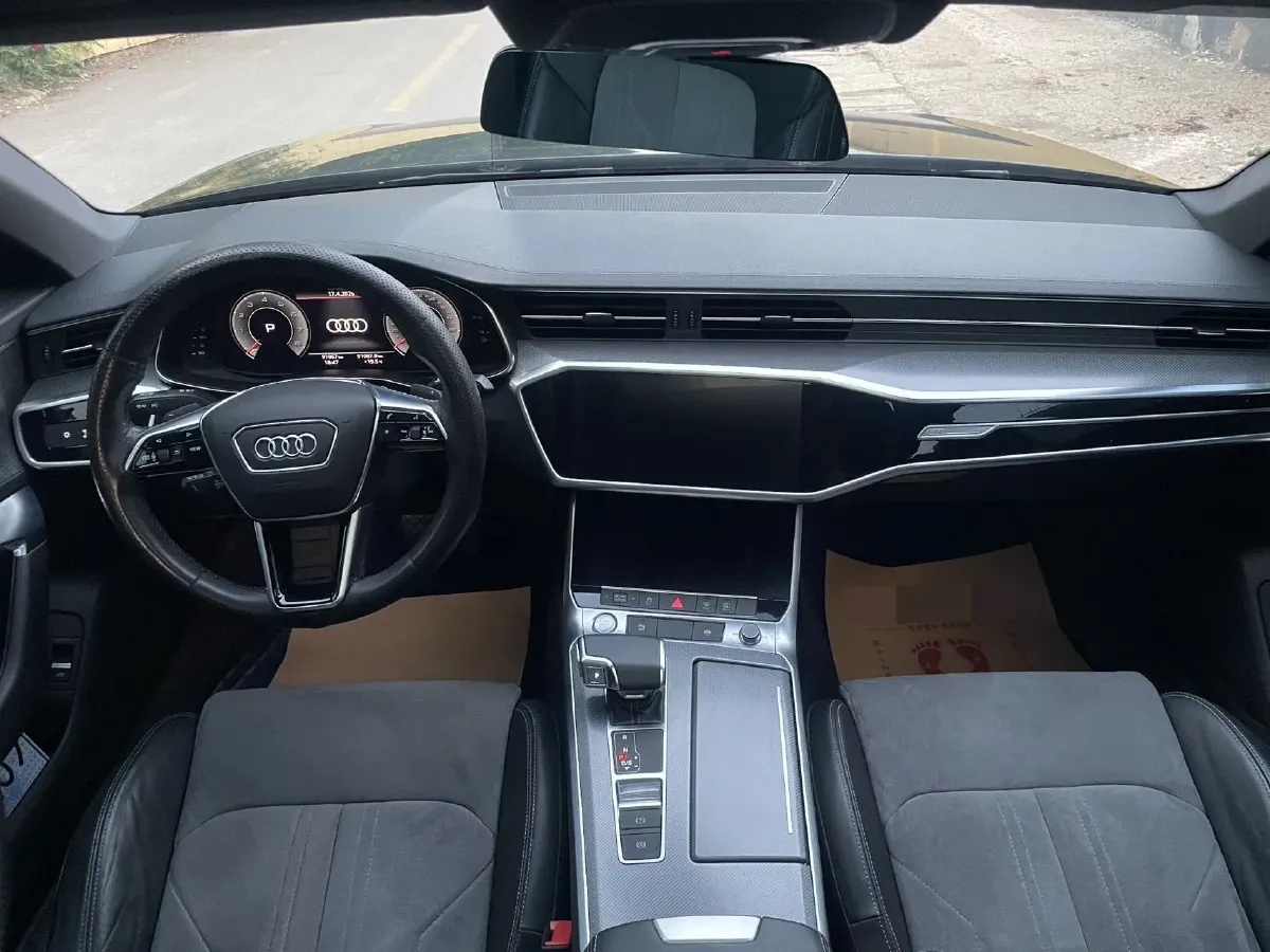2019 Audi A6L 2.0T 190HP L4 7DCT,autocango,china used car exporter,china ev exporter,chinese used car exporter,chinese used ev exporter