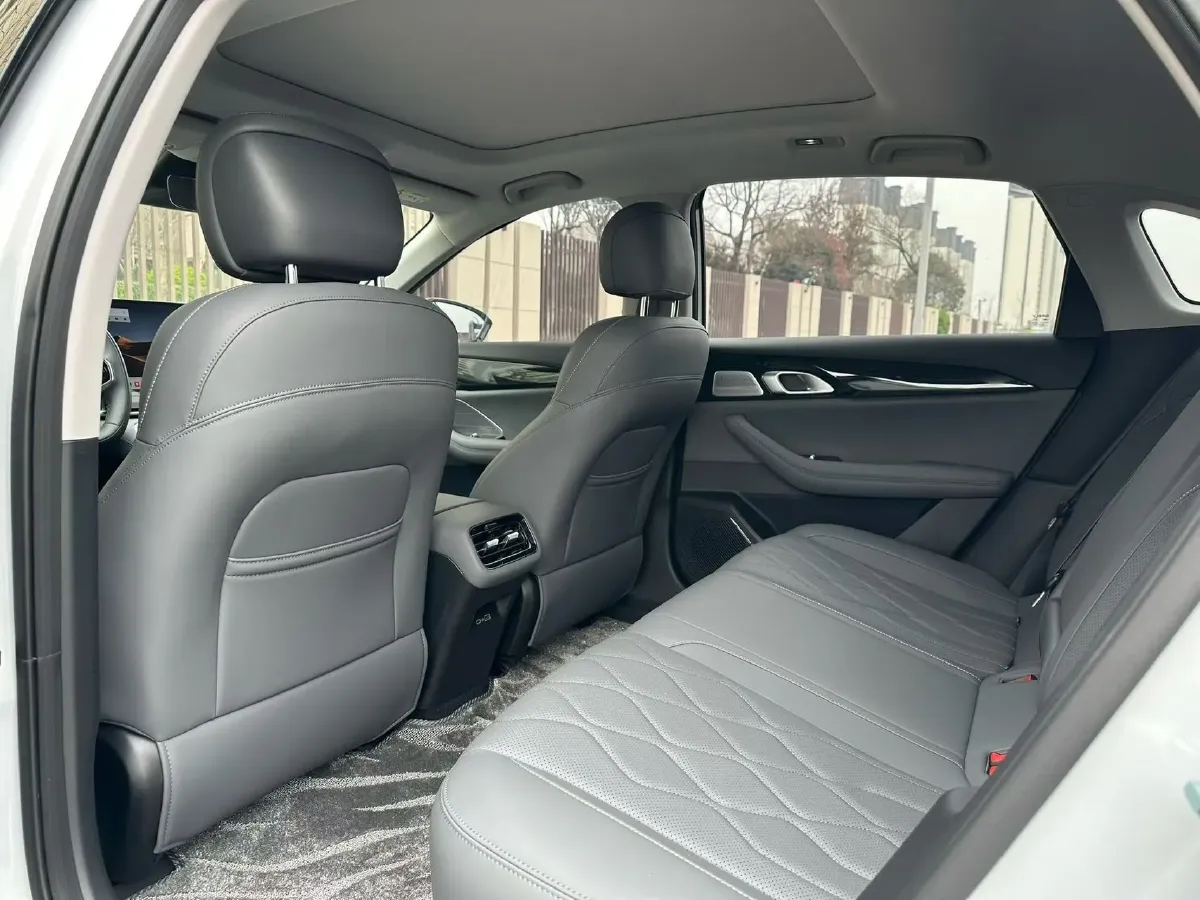 2025 Geely Galaxy A7 1.5L 112HP L4 1DHT PHEV,autocango,china used car exporter,china ev exporter,chinese used car exporter,chinese used ev exporter