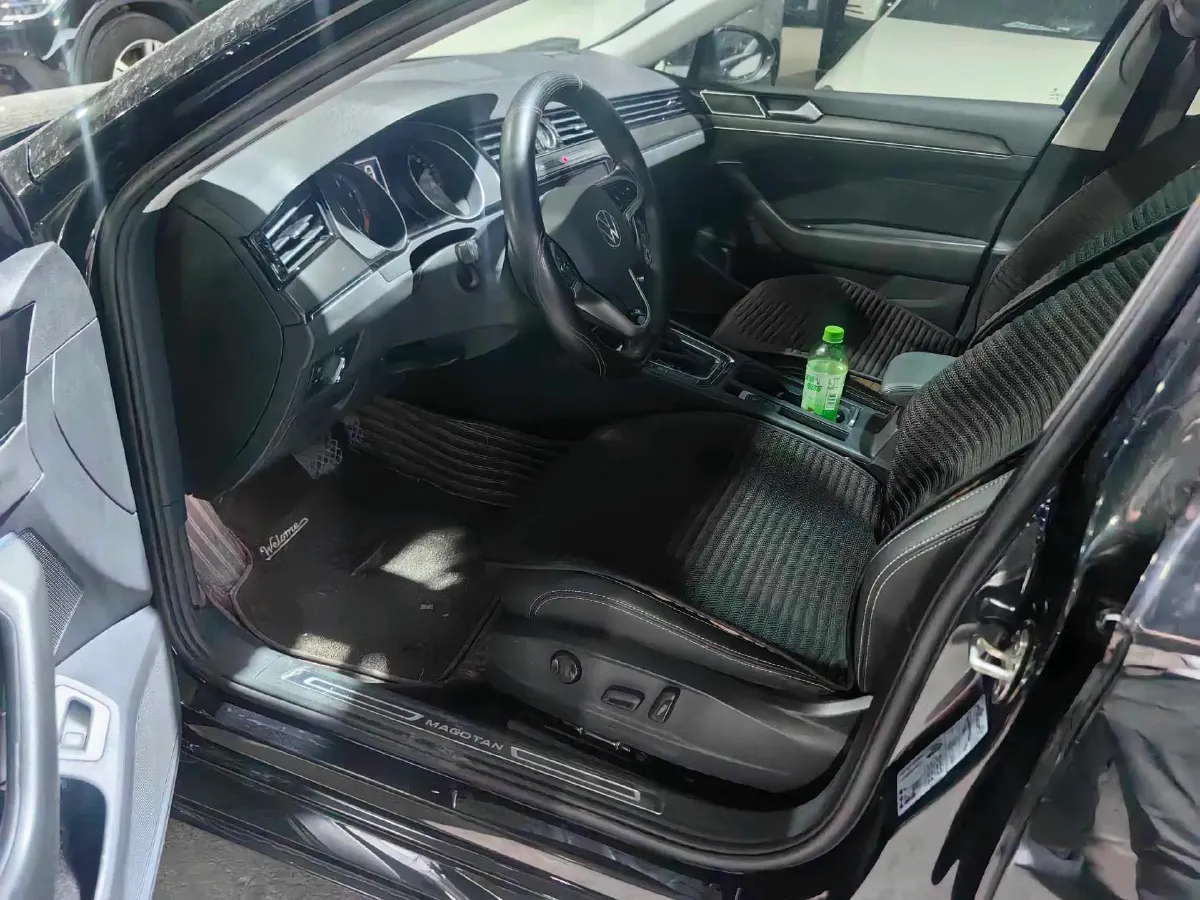 2020 Volkswagen Magotan 2.0T 186HP L4 7DCT,autocango,china used car exporter,china ev exporter,chinese used car exporter,chinese used ev exporter