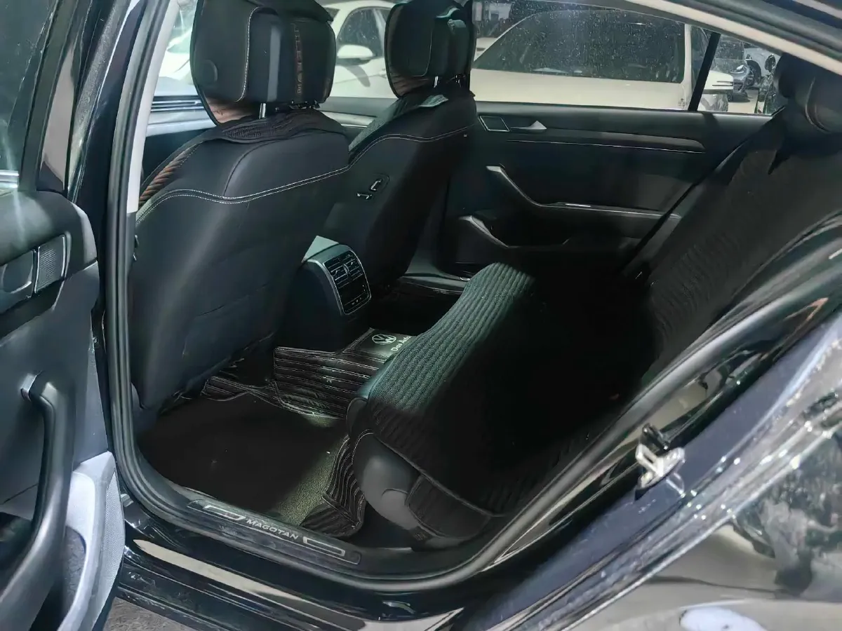 2020 Volkswagen Magotan 2.0T 186HP L4 7DCT,autocango,china used car exporter,china ev exporter,chinese used car exporter,chinese used ev exporter