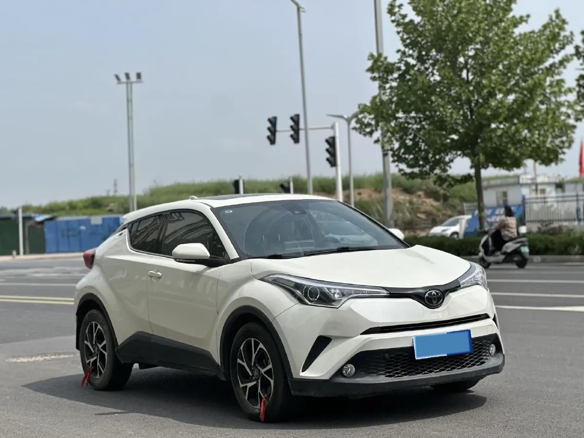 2018 Toyota C-HR 2.0L 171HP L4 CVT,autocango,china used car exporter,china ev exporter,chinese used car exporter,chinese used ev exporter
