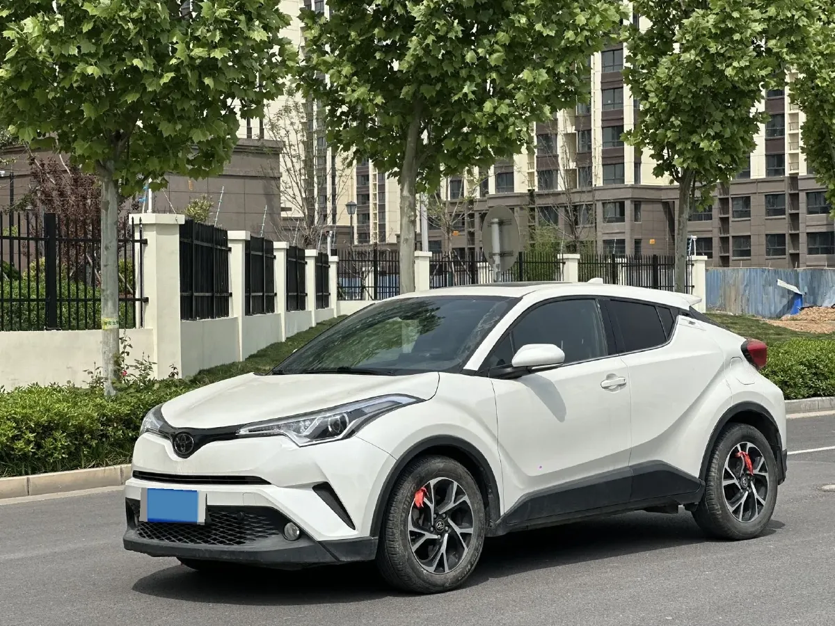 2018 Toyota C-HR 2.0L 171HP L4 CVT,autocango,china used car exporter,china ev exporter,chinese used car exporter,chinese used ev exporter
